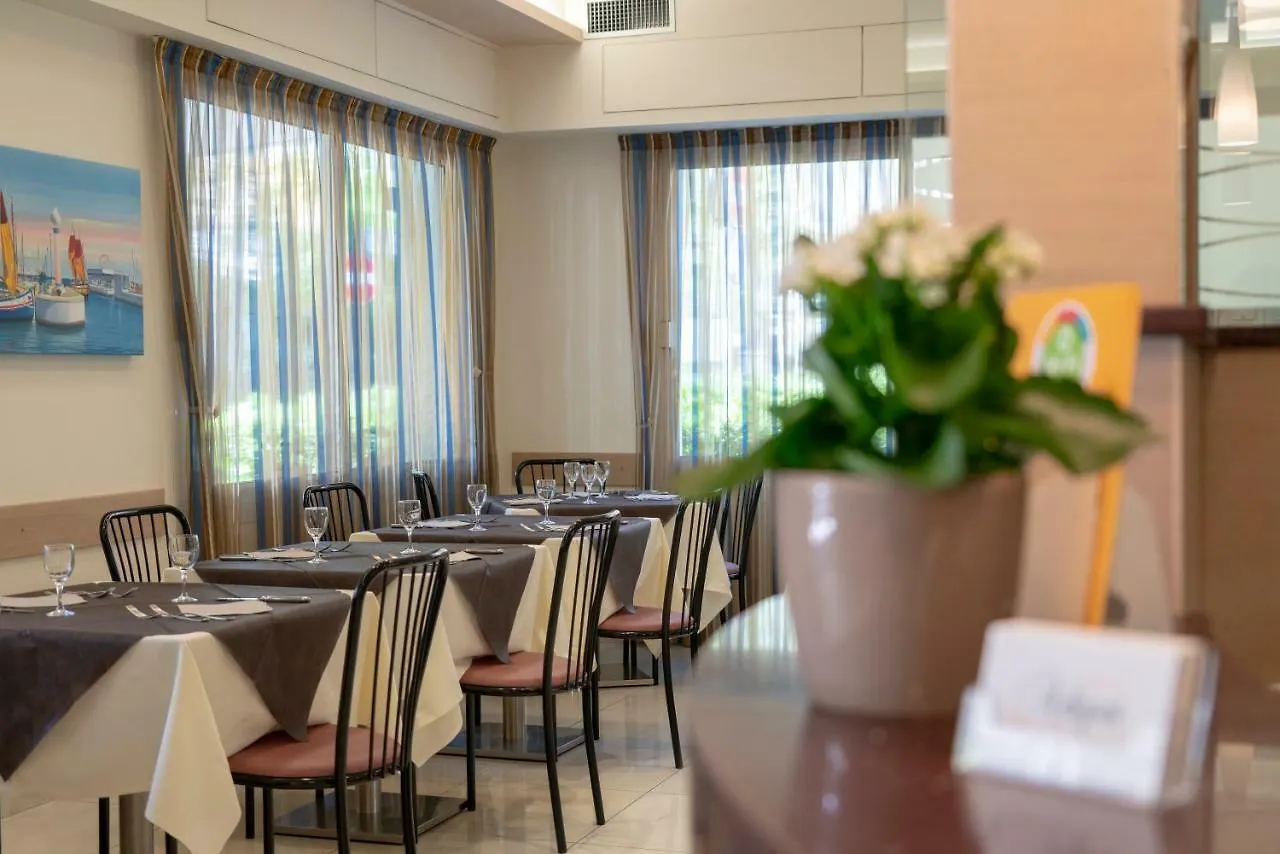 Hotel Adigrat Riccione 2*,  Italië